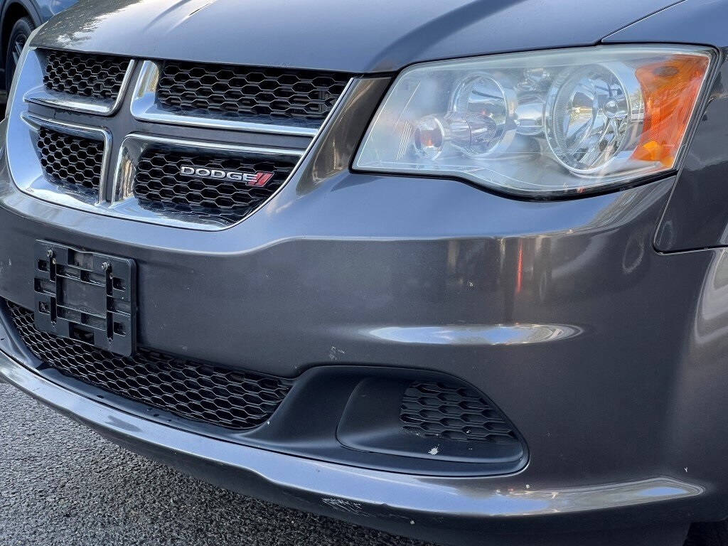 2014 Dodge Grand Caravan SE photo 2