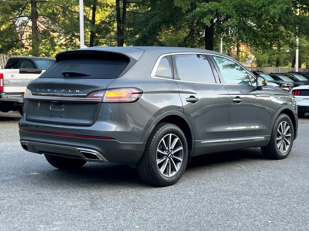 2022 Lincoln Nautilus Standard photo 3