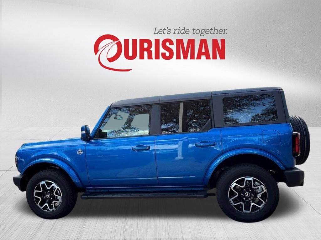 2024 Ford Bronco Outer Banks photo 3