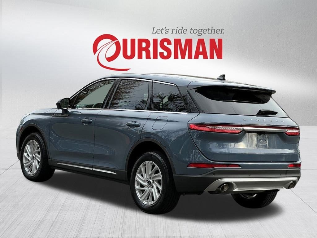 2023 Lincoln Corsair Standard photo 2