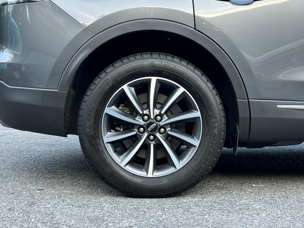 2022 Lincoln Nautilus Standard photo 4