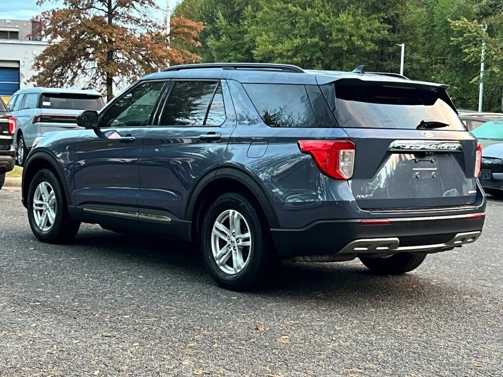 2021 Ford Explorer XLT photo 2
