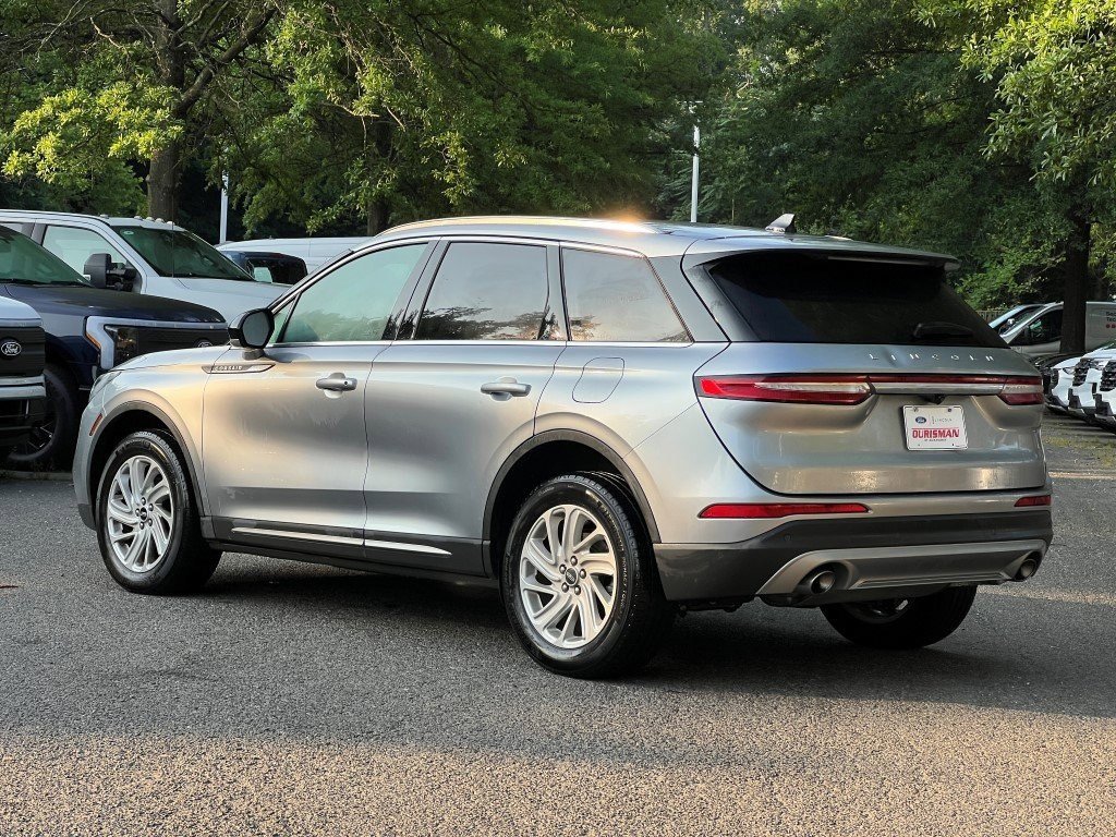 2021 Lincoln Corsair Standard photo 2
