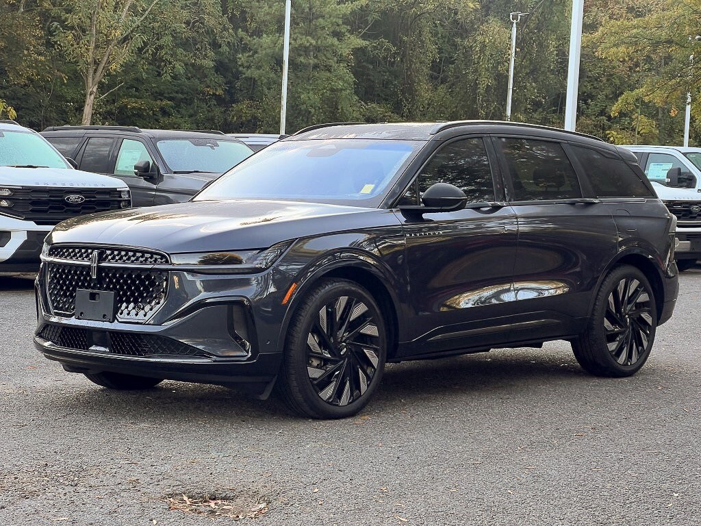 2024 Lincoln Nautilus Reserve photo 2