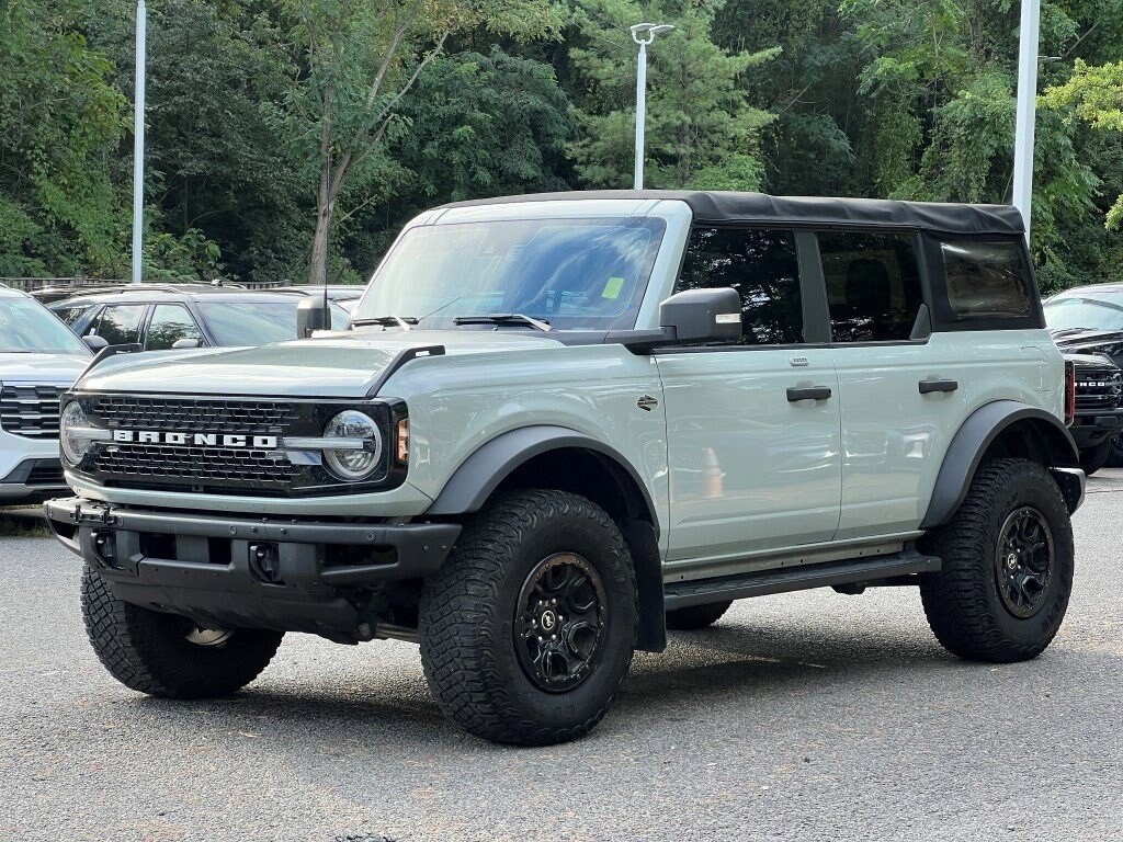 2022 Ford Bronco Wildtrak photo 2