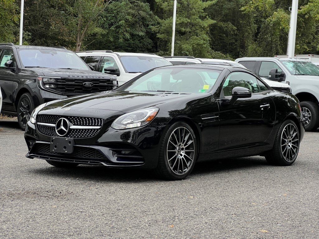2018 Mercedes Benz SLC 300 photo 2