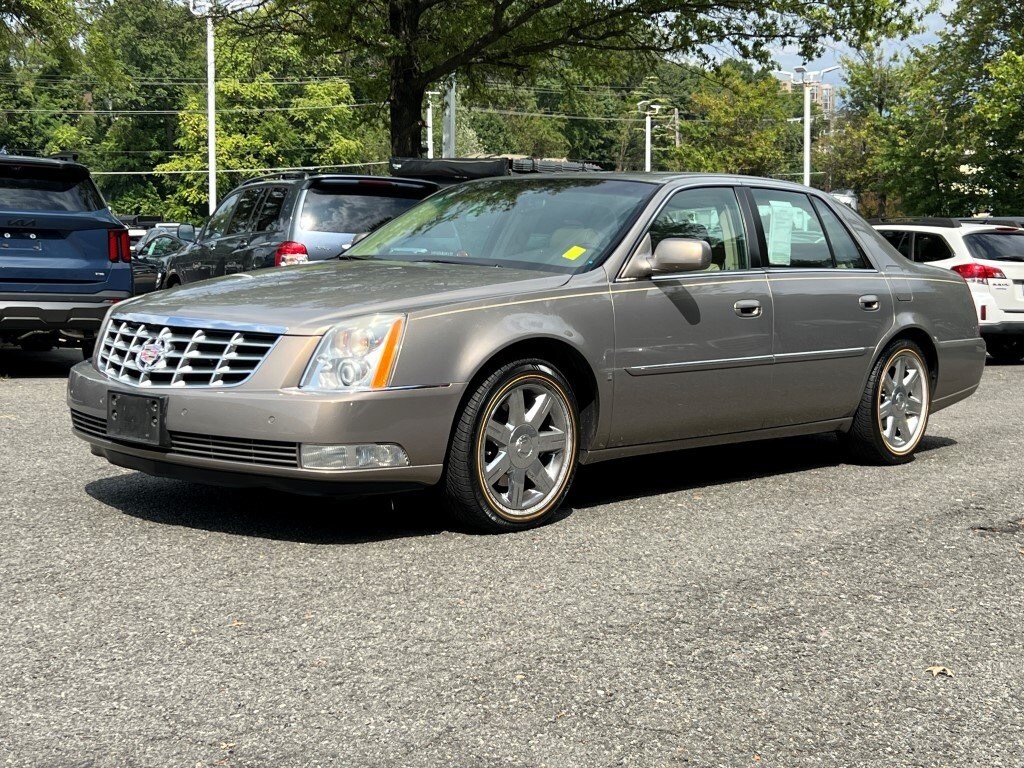2007 Cadillac DTS Luxury I photo 2