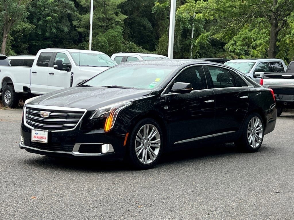 2019 Cadillac XTS Luxury photo 2