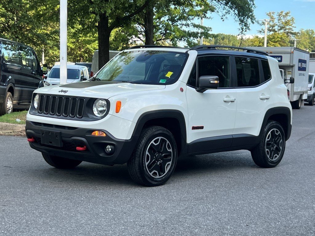 2017 Jeep Renegade Trailhawk photo 2