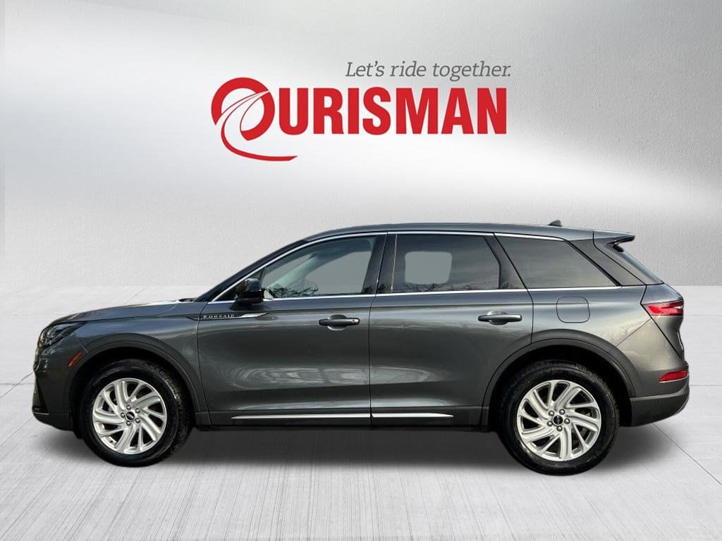 2023 Lincoln Corsair Standard photo 3