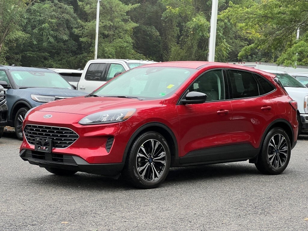 2022 Ford Escape SE photo 2