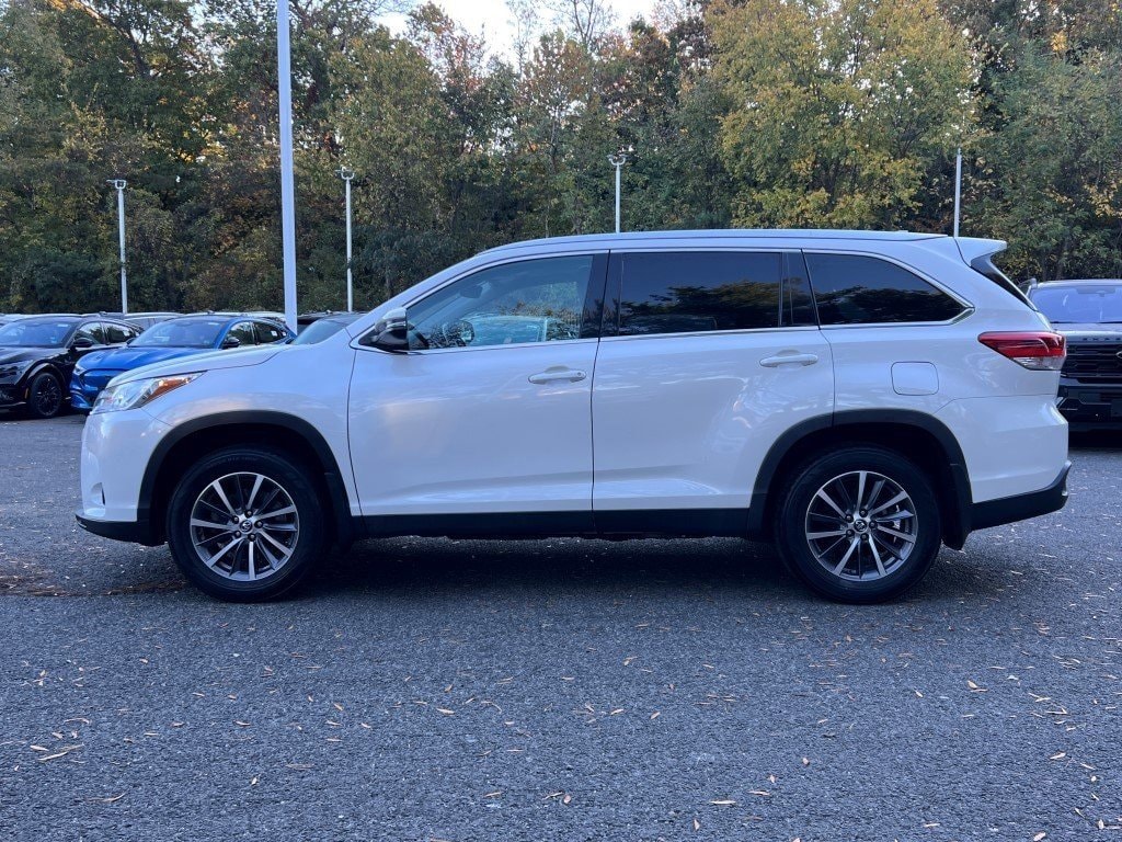 2019 Toyota Highlander XLE photo 2