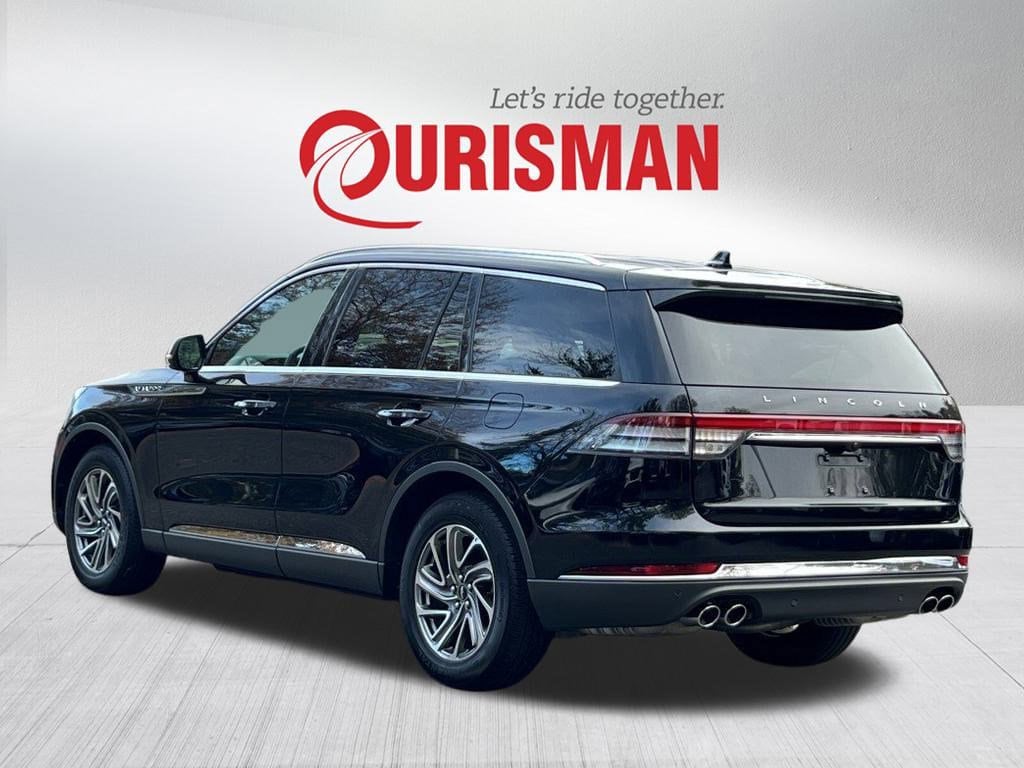 2023 Lincoln Aviator Standard photo 3