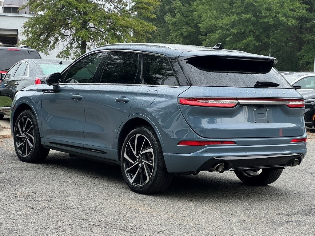 2023 Lincoln Corsair Grand Touring photo 3