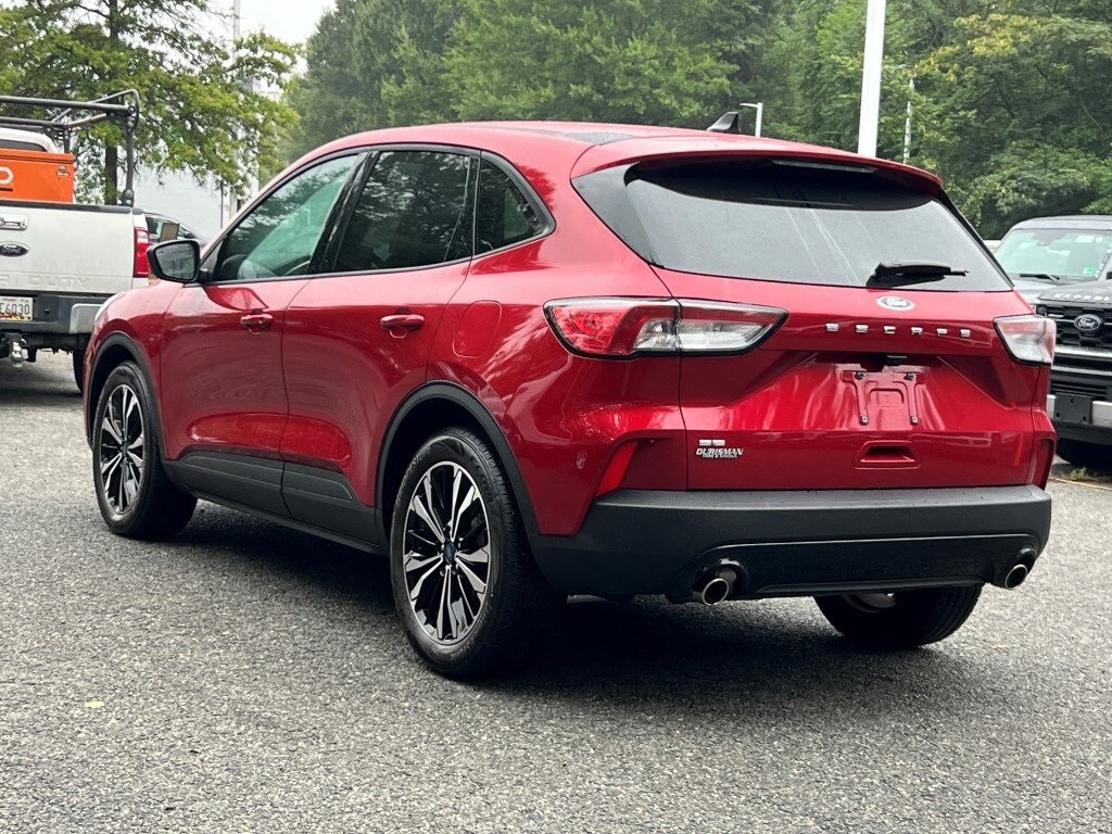2022 Ford Escape SE photo 3