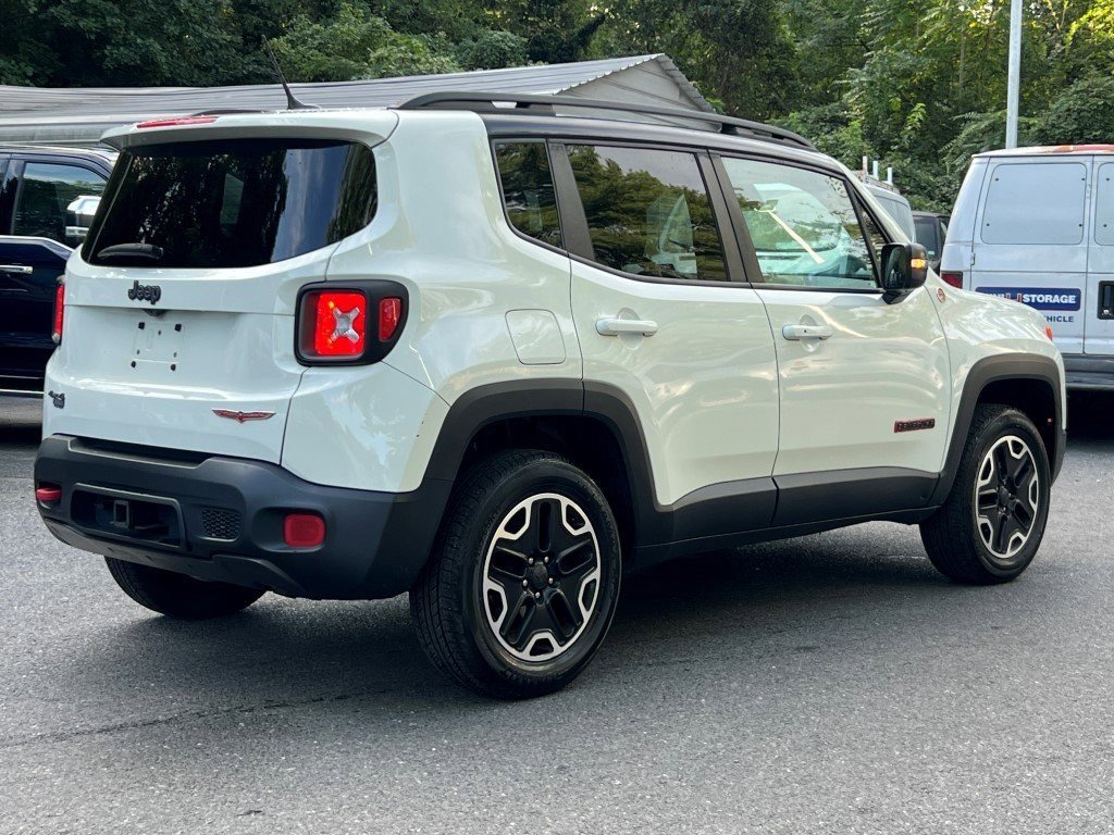 2017 Jeep Renegade Trailhawk photo 4