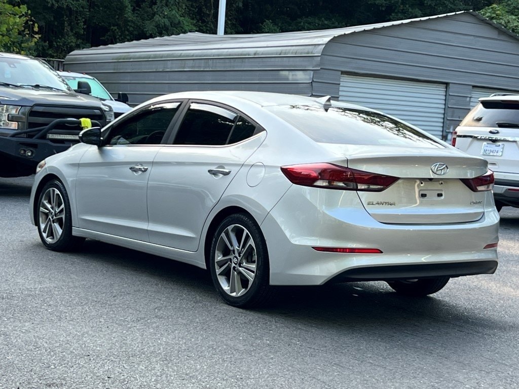 2017 Hyundai Elantra Limited photo 4