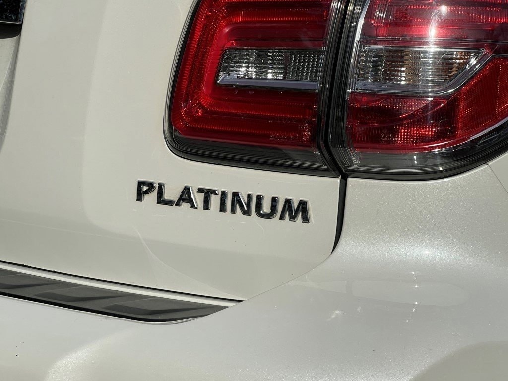 2018 Nissan Armada Platinum photo 4
