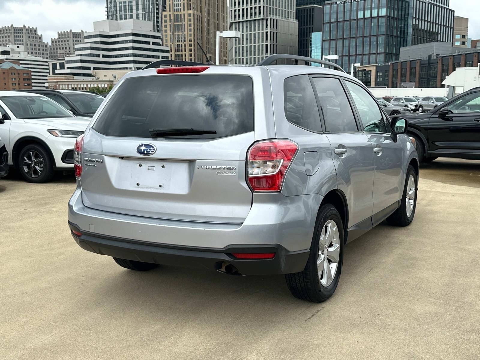 2015 Subaru Forester 2.5i Premium photo 2