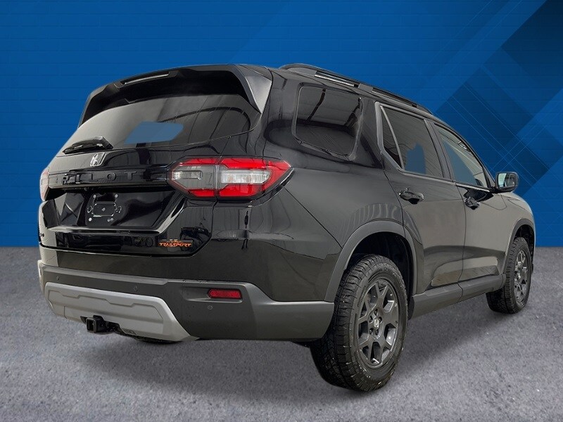 2025 Honda Pilot TrailSport photo 3
