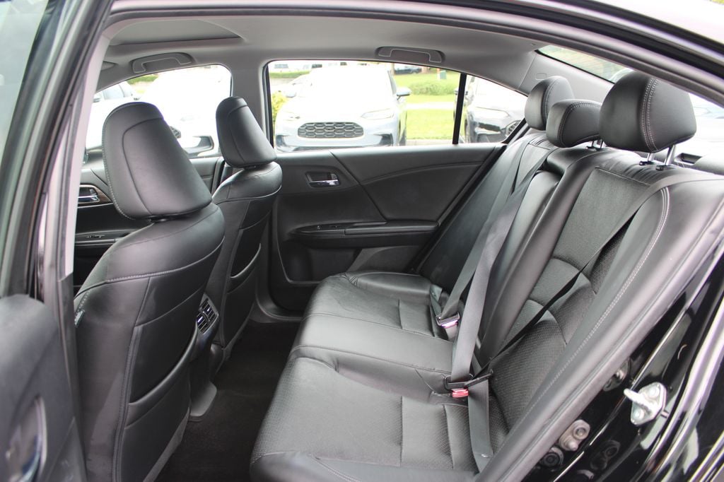 2017 Honda Accord Touring - Photo 12