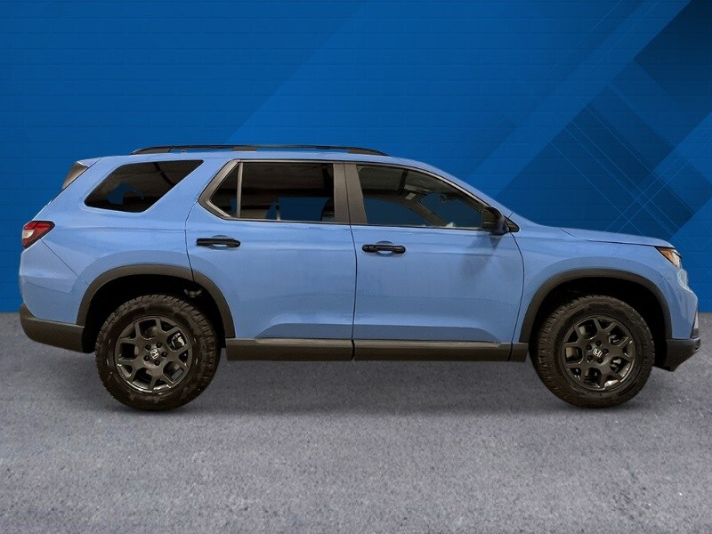 2025 Honda Pilot TrailSport photo 2