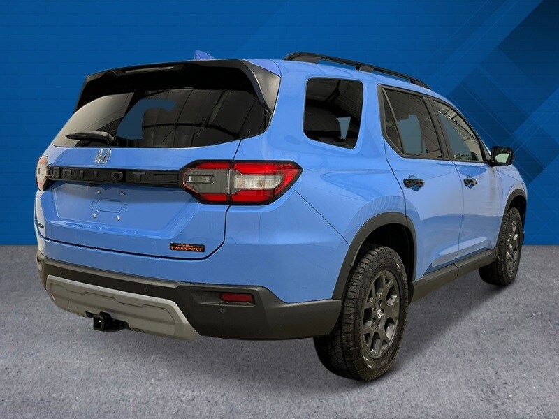 2025 Honda Pilot TrailSport photo 3