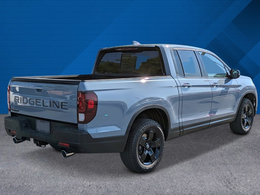 2026 Honda Ridgeline Black Edition photo 2
