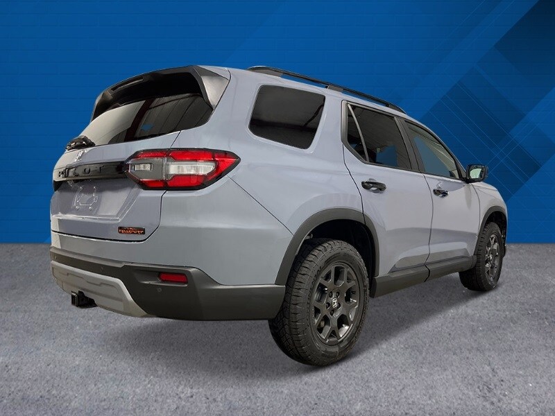 2025 Honda Pilot TrailSport photo 2