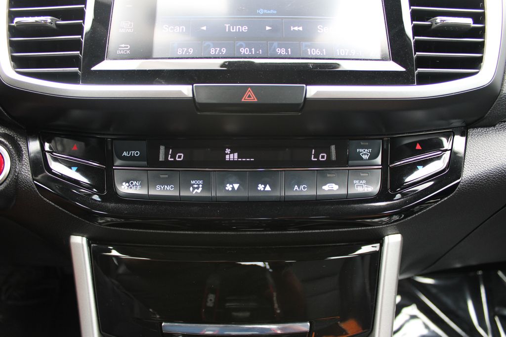 2017 Honda Accord Touring - Photo 23