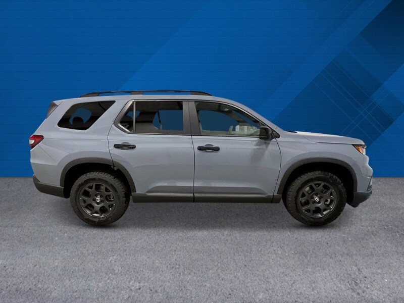 2025 Honda Pilot TrailSport photo 2