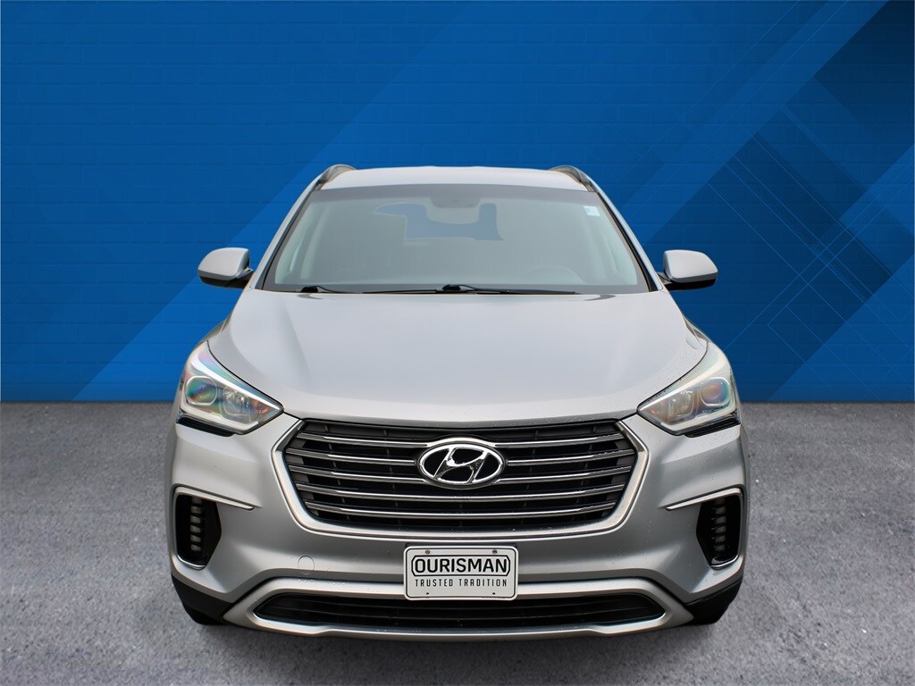2017 Hyundai Santa Fe SE photo 3