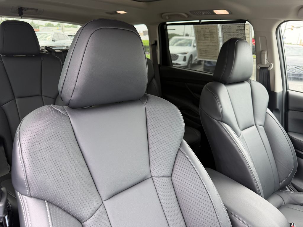 2025 Subaru Ascent Limited - Photo 17