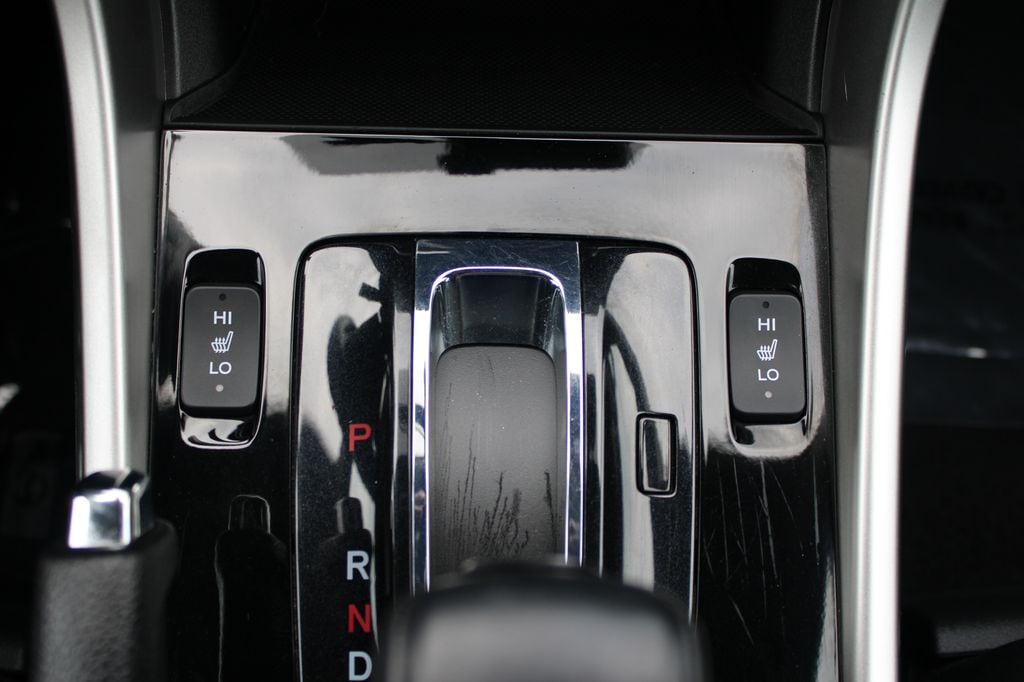 2017 Honda Accord Touring - Photo 21