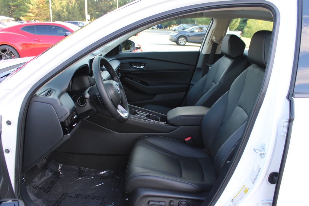 2026 Honda Accord Hybrid Touring - Photo 11