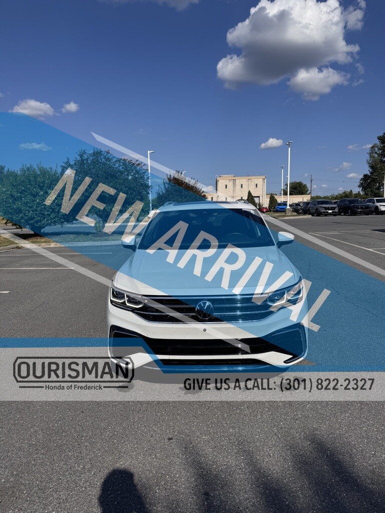 2024 Volkswagen Tiguan SEL R-Line Black photo 3
