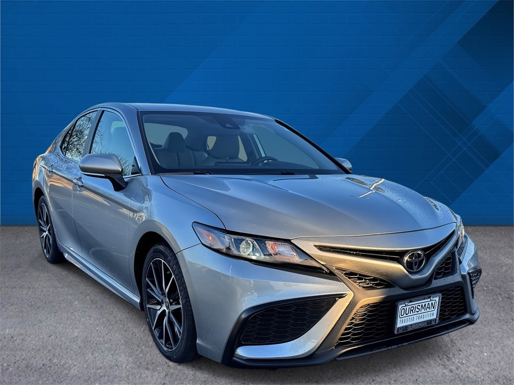 Used 2022 Toyota Camry SE Sedan