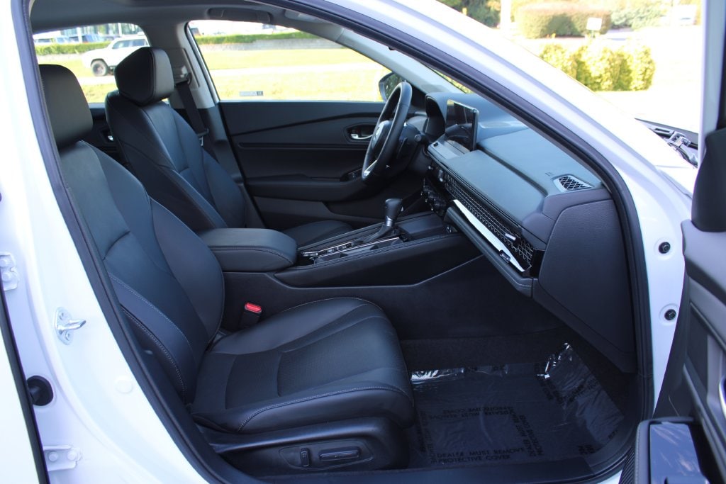 2026 Honda Accord Hybrid Touring - Photo 13