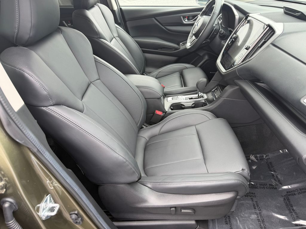 2025 Subaru Ascent Limited - Photo 16
