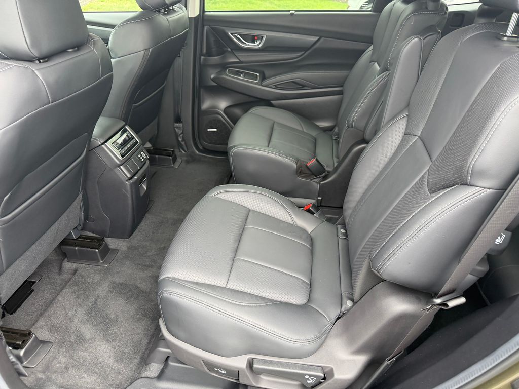 2025 Subaru Ascent Limited - Photo 23