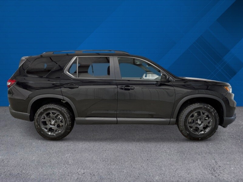 2025 Honda Pilot TrailSport photo 2