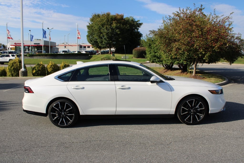 2026 Honda Accord Hybrid Touring - Photo 10
