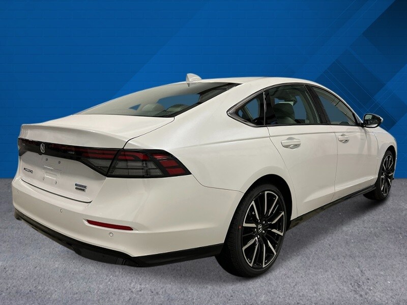 2025 Honda Accord Hybrid Touring photo 3
