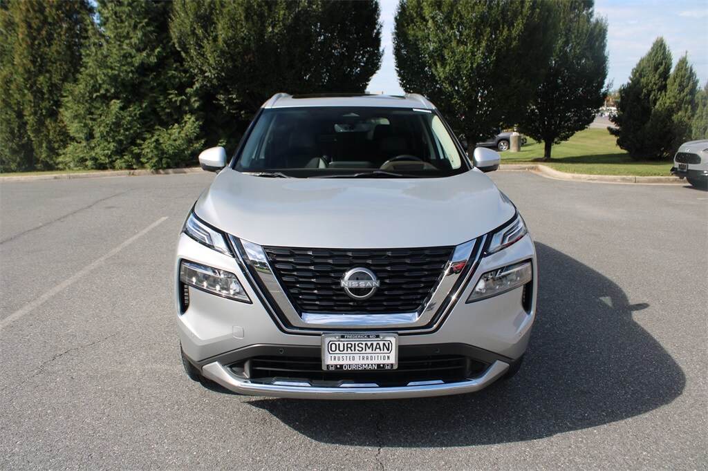 2023 Nissan Rogue Platinum photo 2
