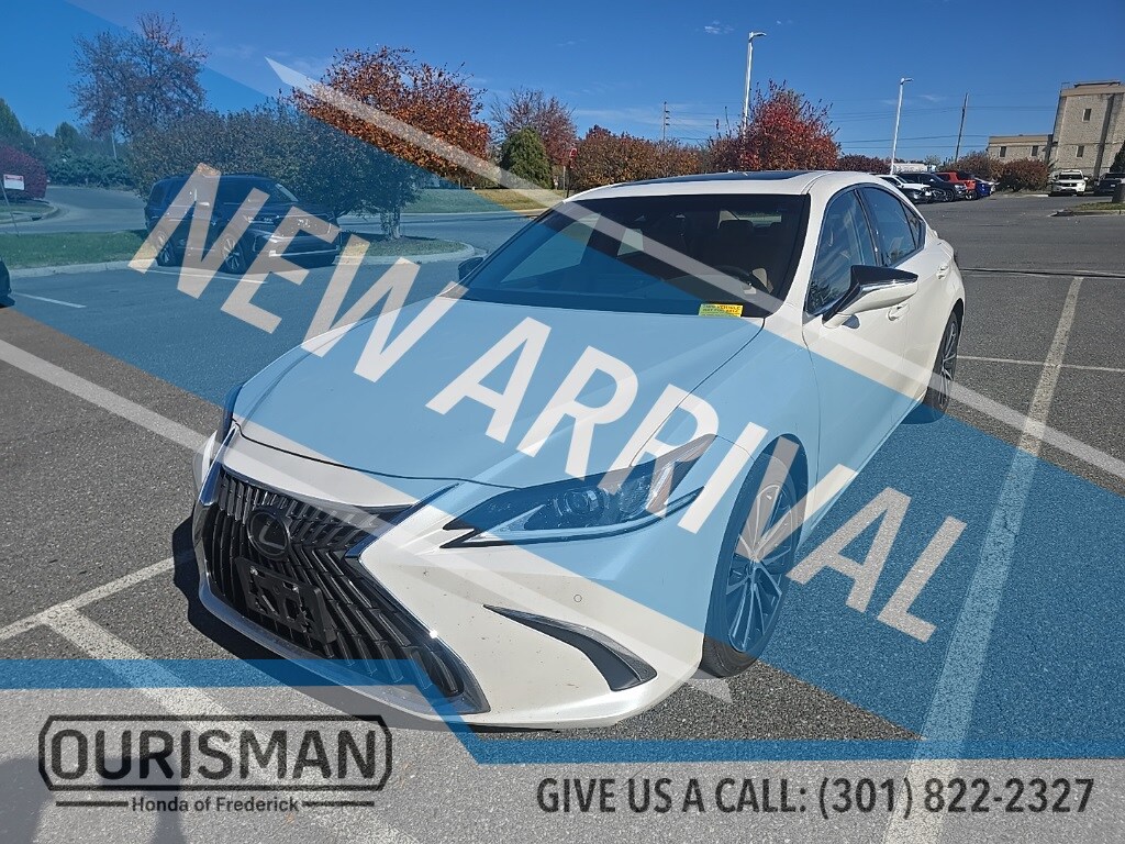 2024 Lexus ES 300h Premium photo 3