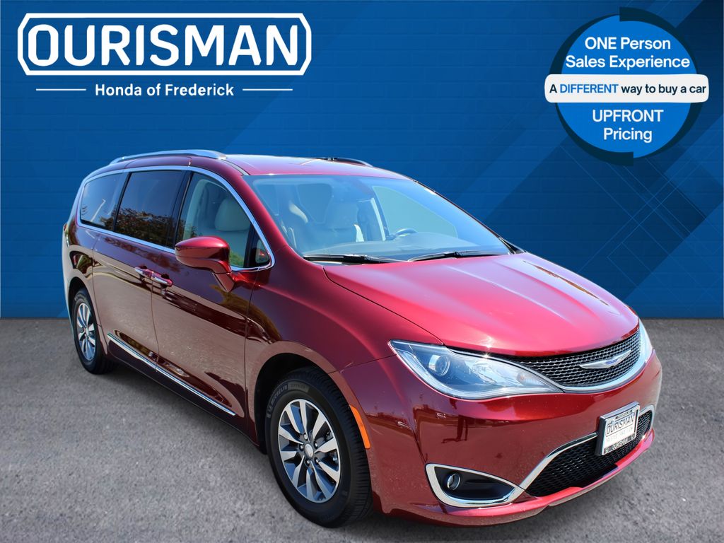 2020 Chrysler Pacifica Touring L Plus's photo