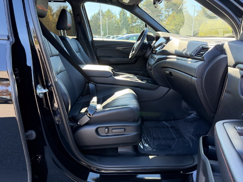 2025 Honda Passport TrailSport - Photo 12