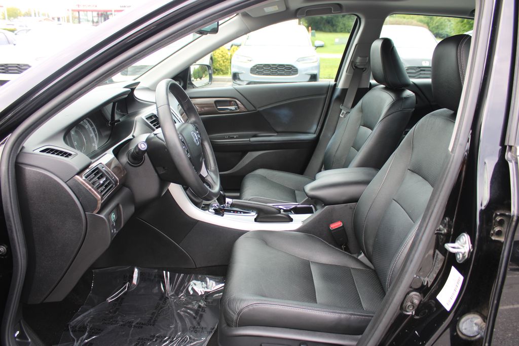 2017 Honda Accord Touring - Photo 11