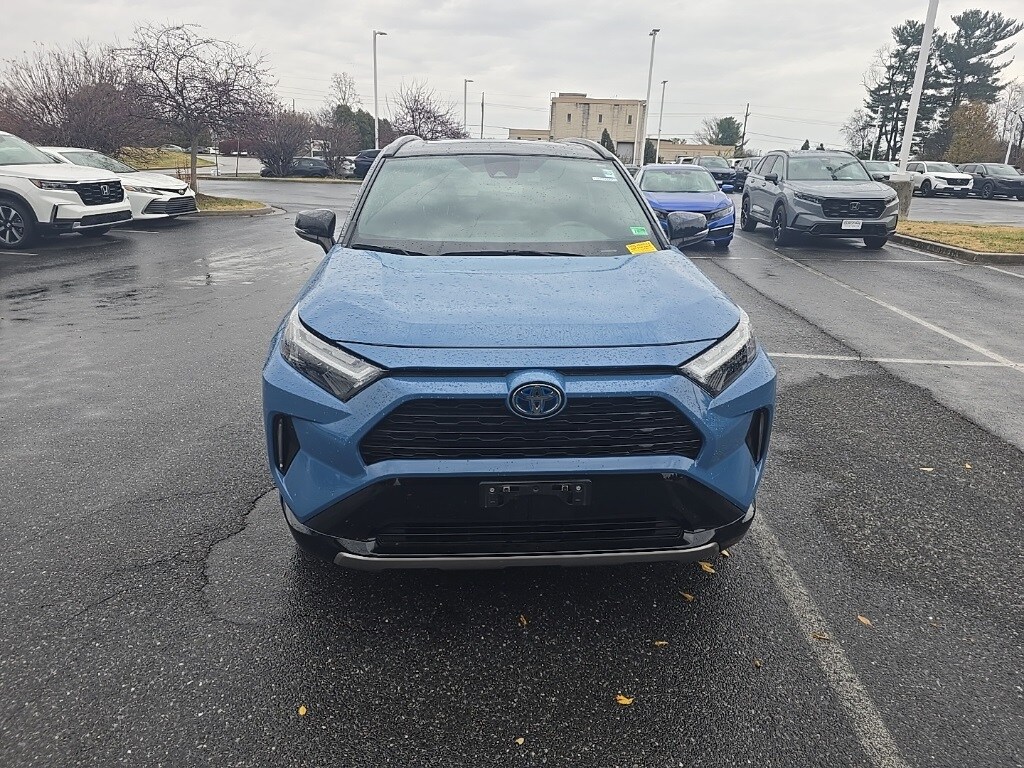 2022 Toyota RAV4 Hybrid XSE photo 2