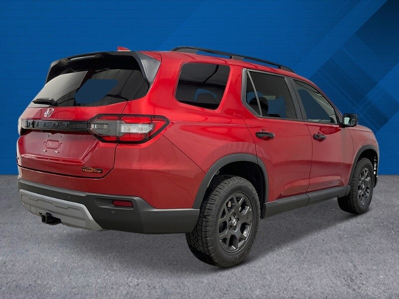 2025 Honda Pilot TrailSport photo 3
